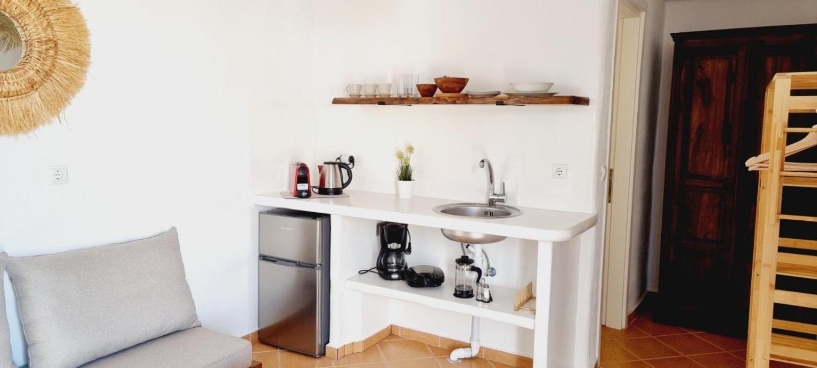 Syros Apartments Suites Chryssonisos Kini מראה חיצוני תמונה
