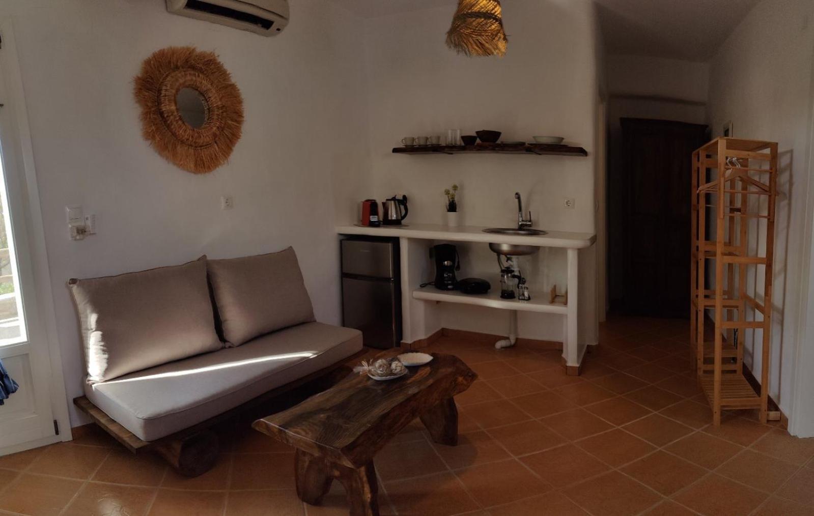 Syros Apartments Suites Chryssonisos Kini מראה חיצוני תמונה